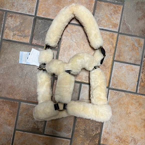 Smartpak Sheepskin Shipping Halter - Picture 4 of 6